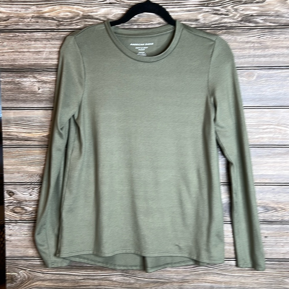 Women’s American‎ Eagle Soft and Sexy Plush Long Sleeved Top